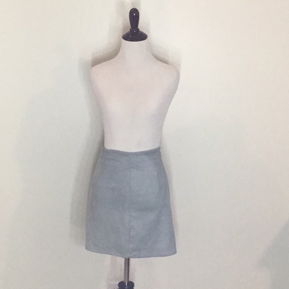 Suedelike skirt with lining.